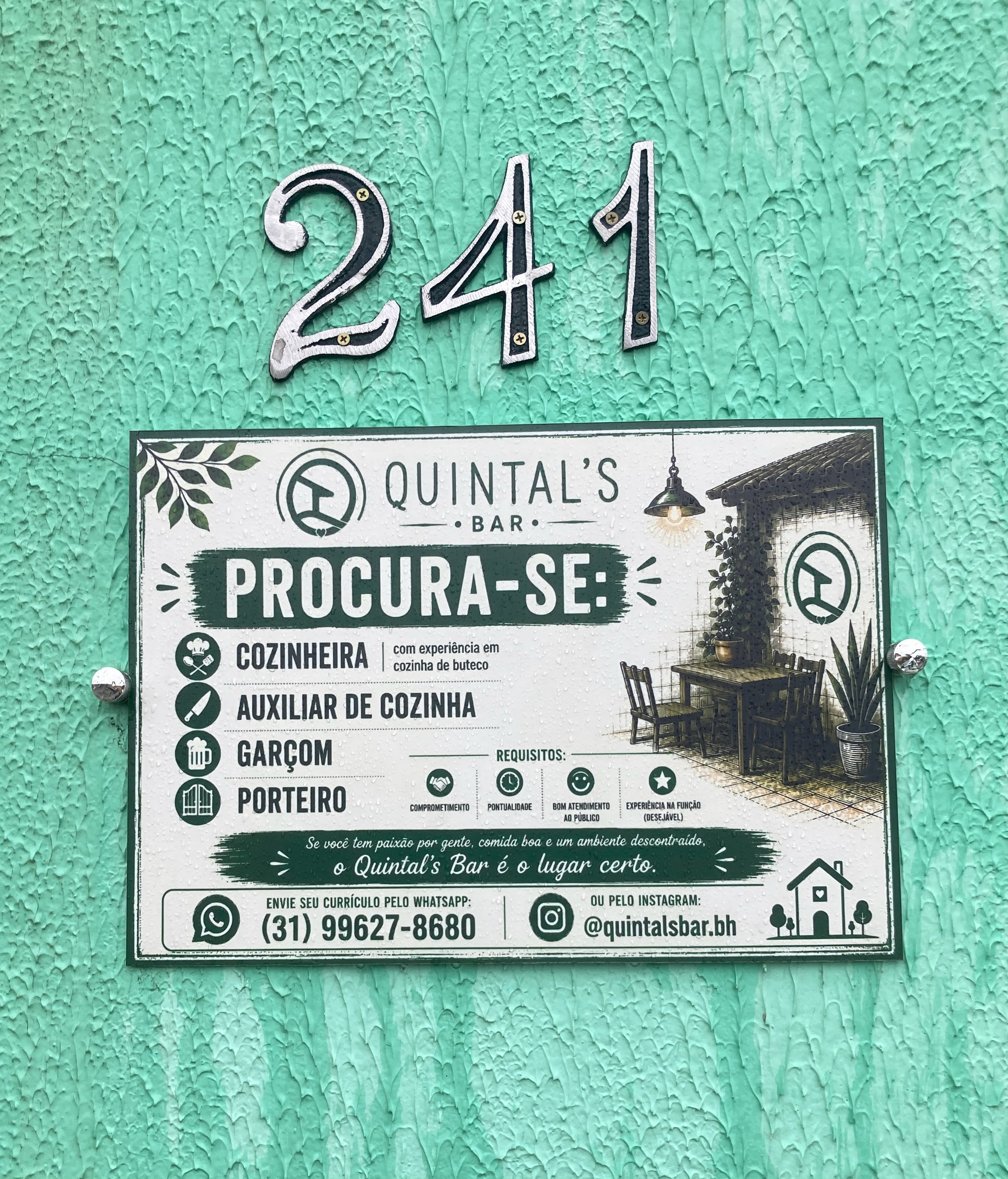 Quintal's Bar: cozinheira, auxiliar de cozinha, garçom e porteiro